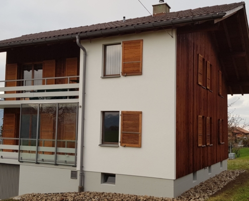 Fassadenrenovationen – ausgeführt von Romang Struktur & Farbe GmbH Fassadenrenovationen – ausgeführt von Romang Struktur & Farbe GmbH